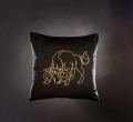 Aksamitna poduszka ze znakami zodiaku